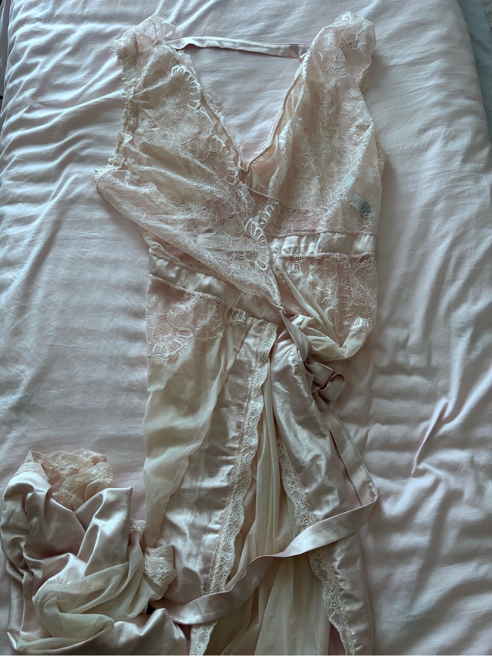 Delicate Lace-Trim Satin robeDress in Blush